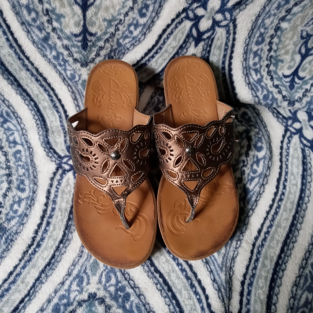 Sandles
